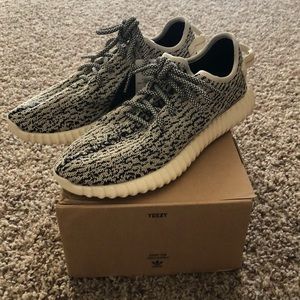 Replica turtle dove yeezys